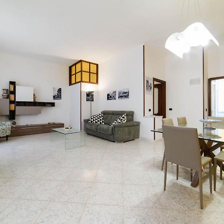 Casa Vacanze “In Centro” ซาแลร์โน ภายนอก รูปภาพ