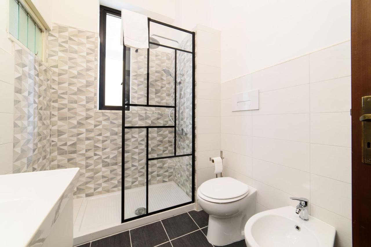 Casa Vacanze “In Centro” ซาแลร์โน ภายนอก รูปภาพ